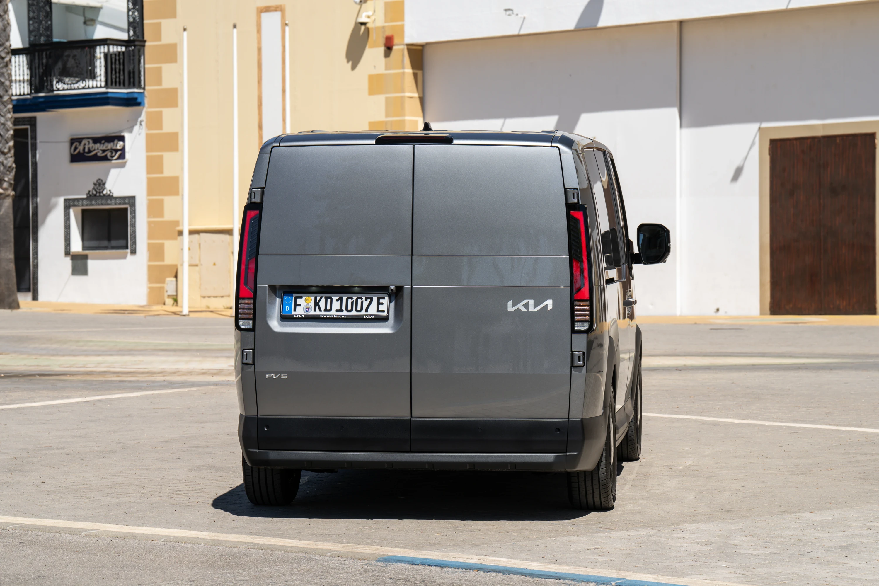 Kia PV5 Cargo Long Range exterior view