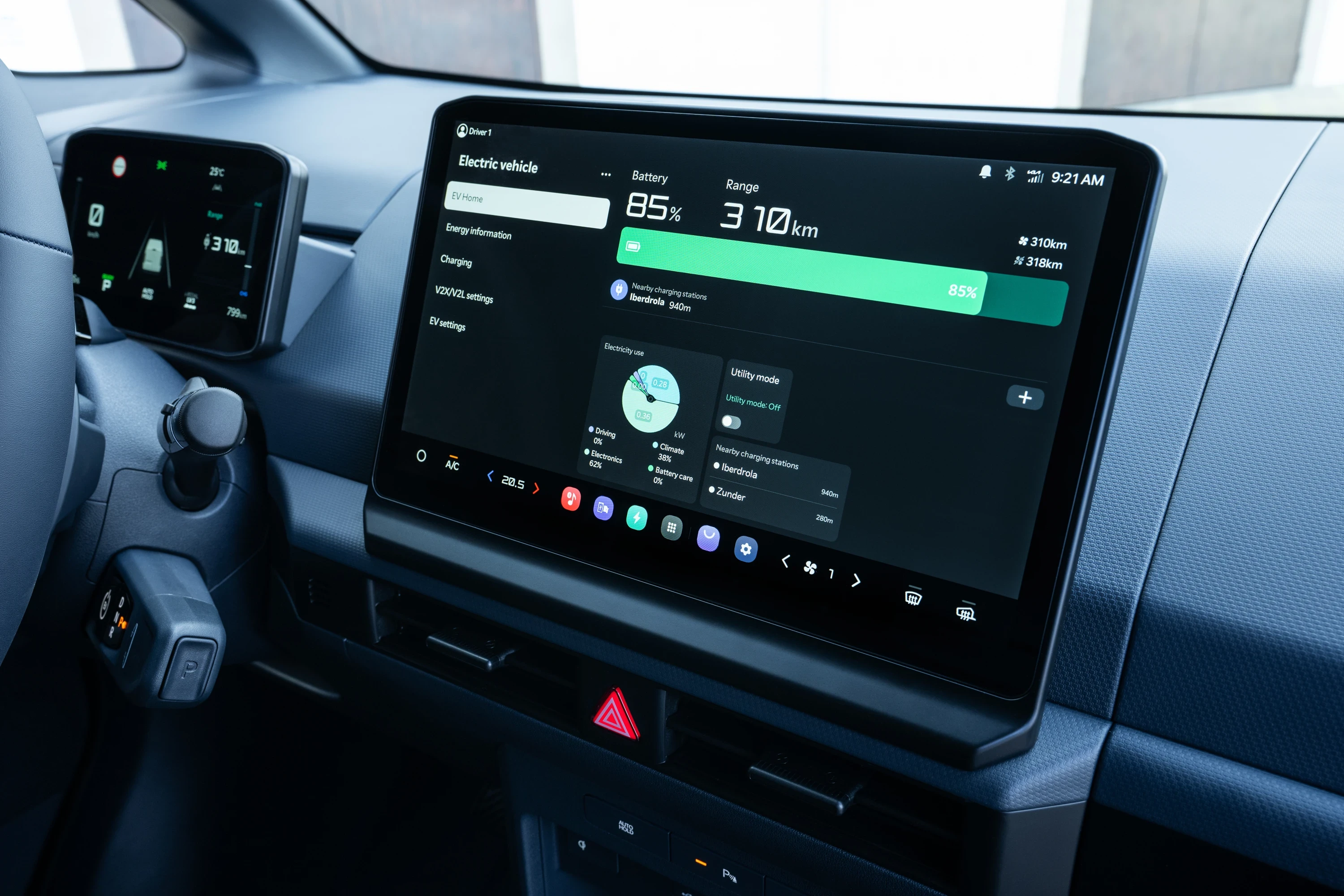 Kia PV5 Cargo Long Range screens view