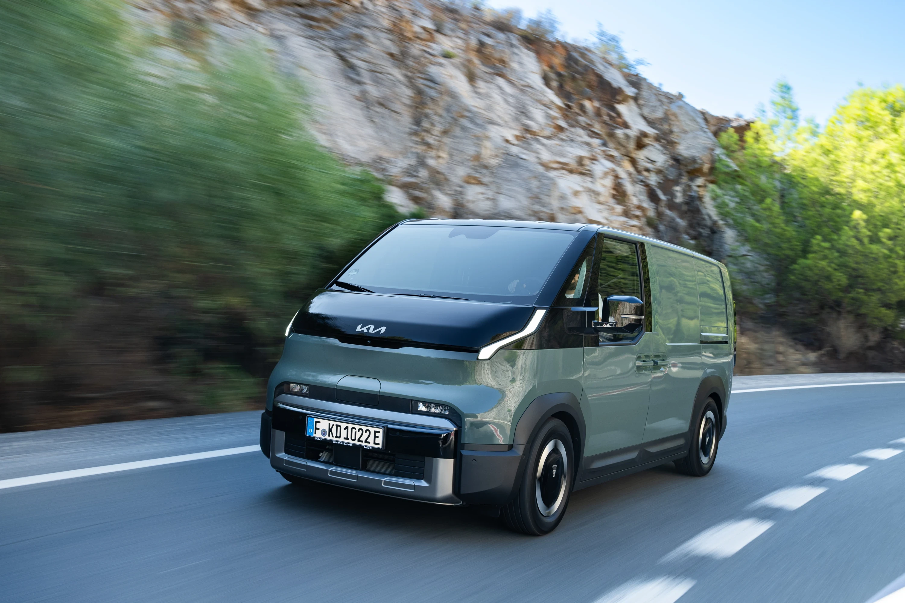 Kia PV5 Cargo Long Range exterior view