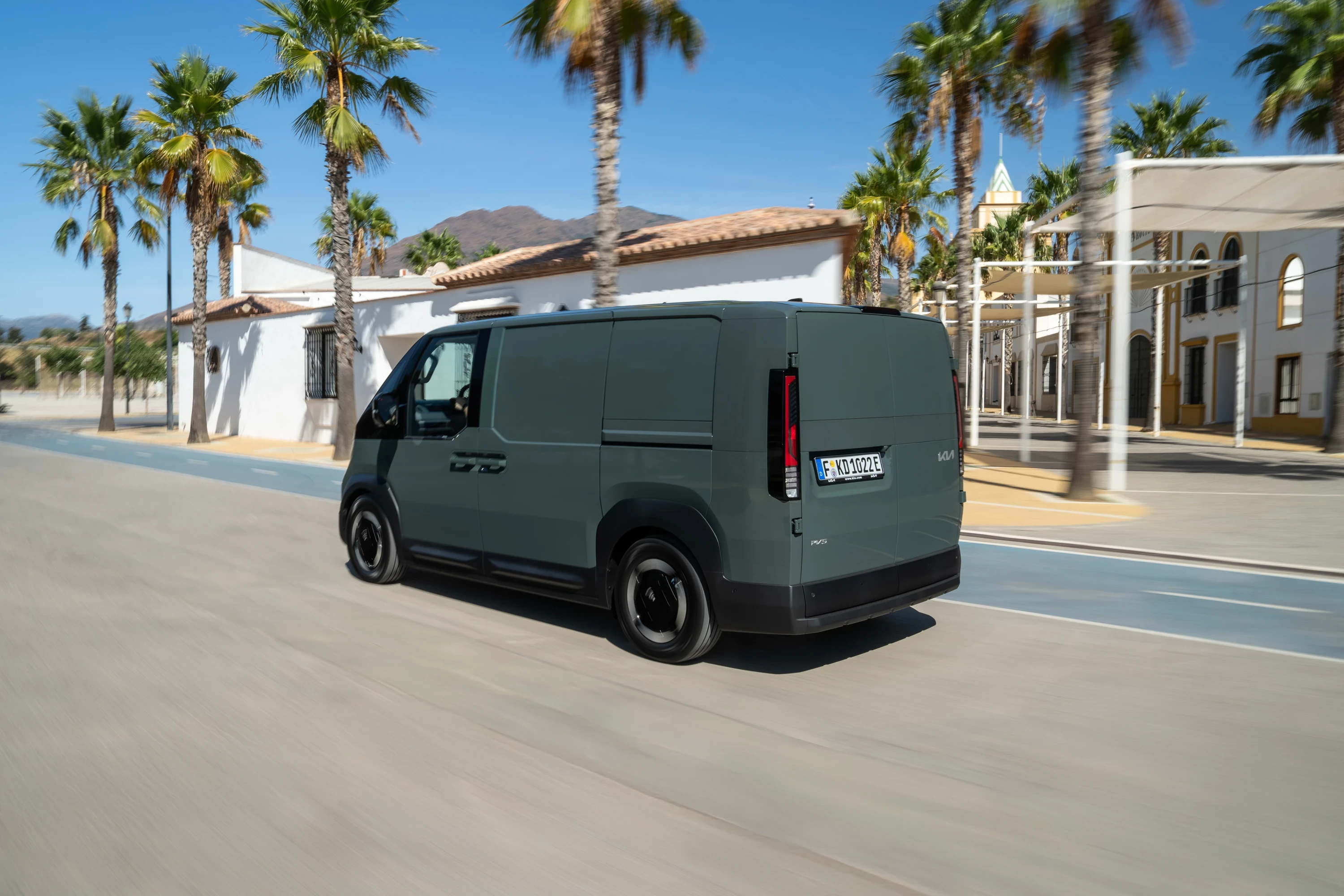 Kia PV5 Cargo Standard Range exterior view