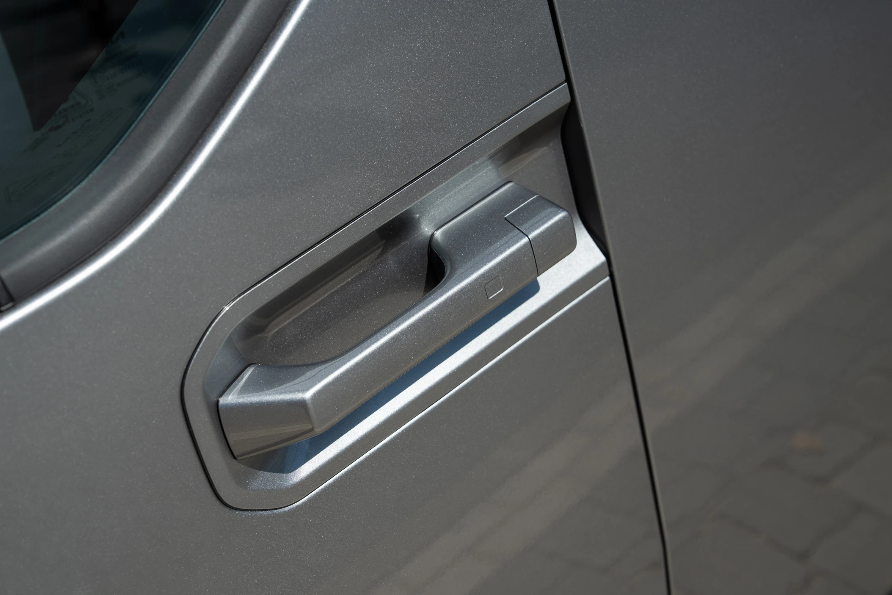 Kia PV5 Cargo Standard Range doorhandle view