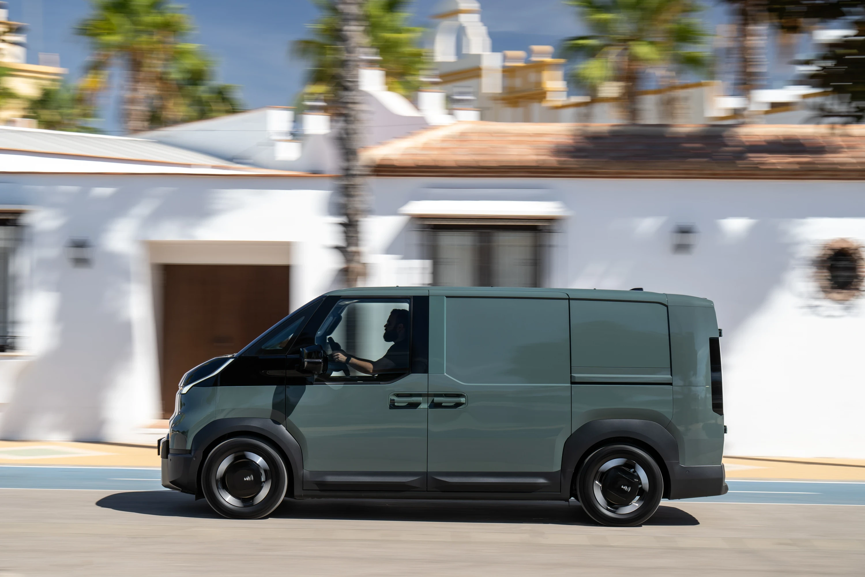 Kia PV5 Cargo Standard Range exterior view