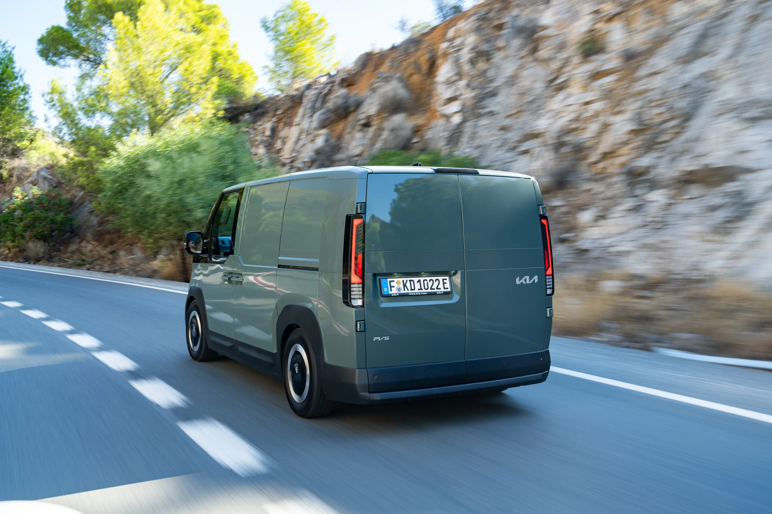 Kia PV5 Cargo Standard Range exterior view