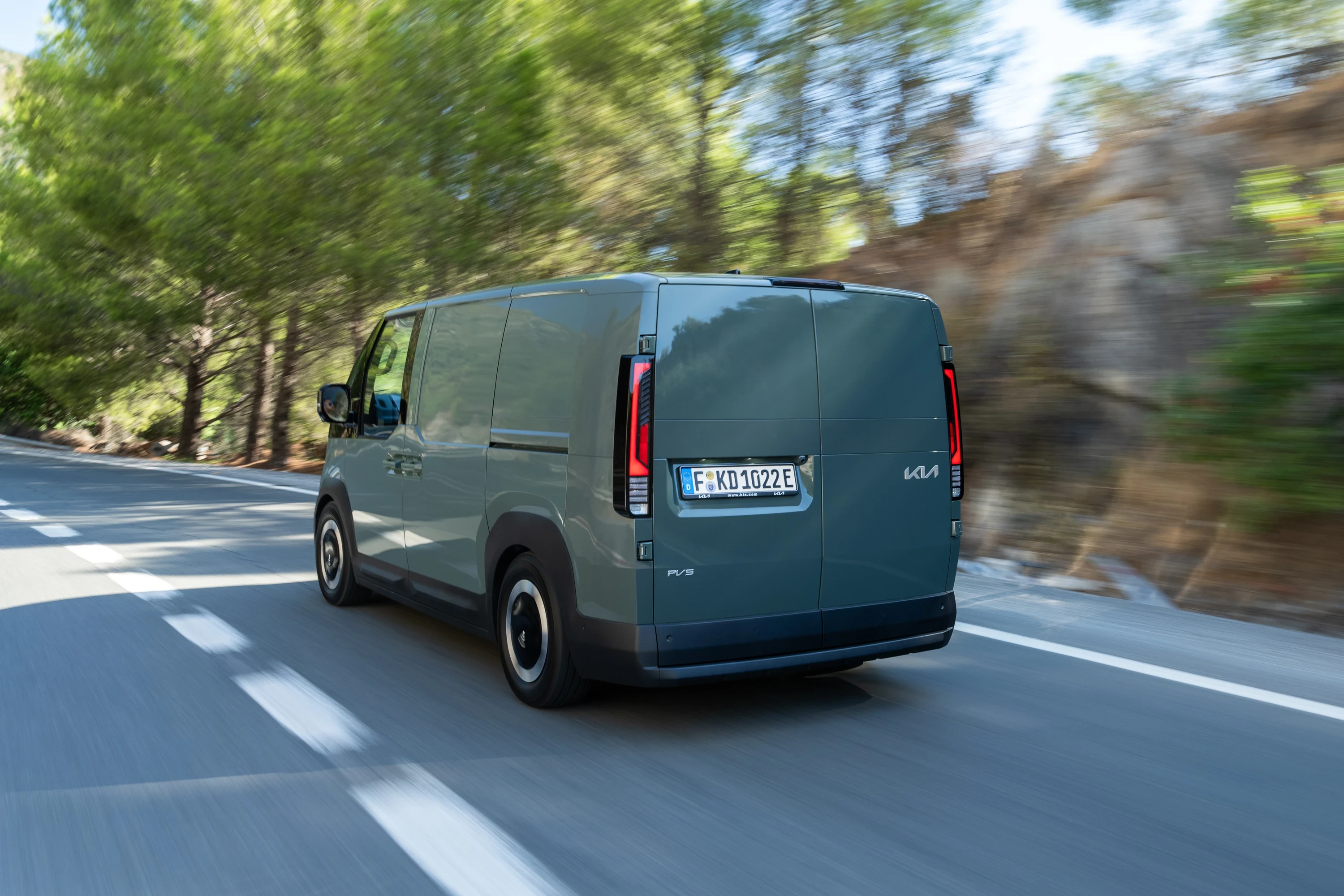 Kia PV5 Cargo Standard Range exterior view
