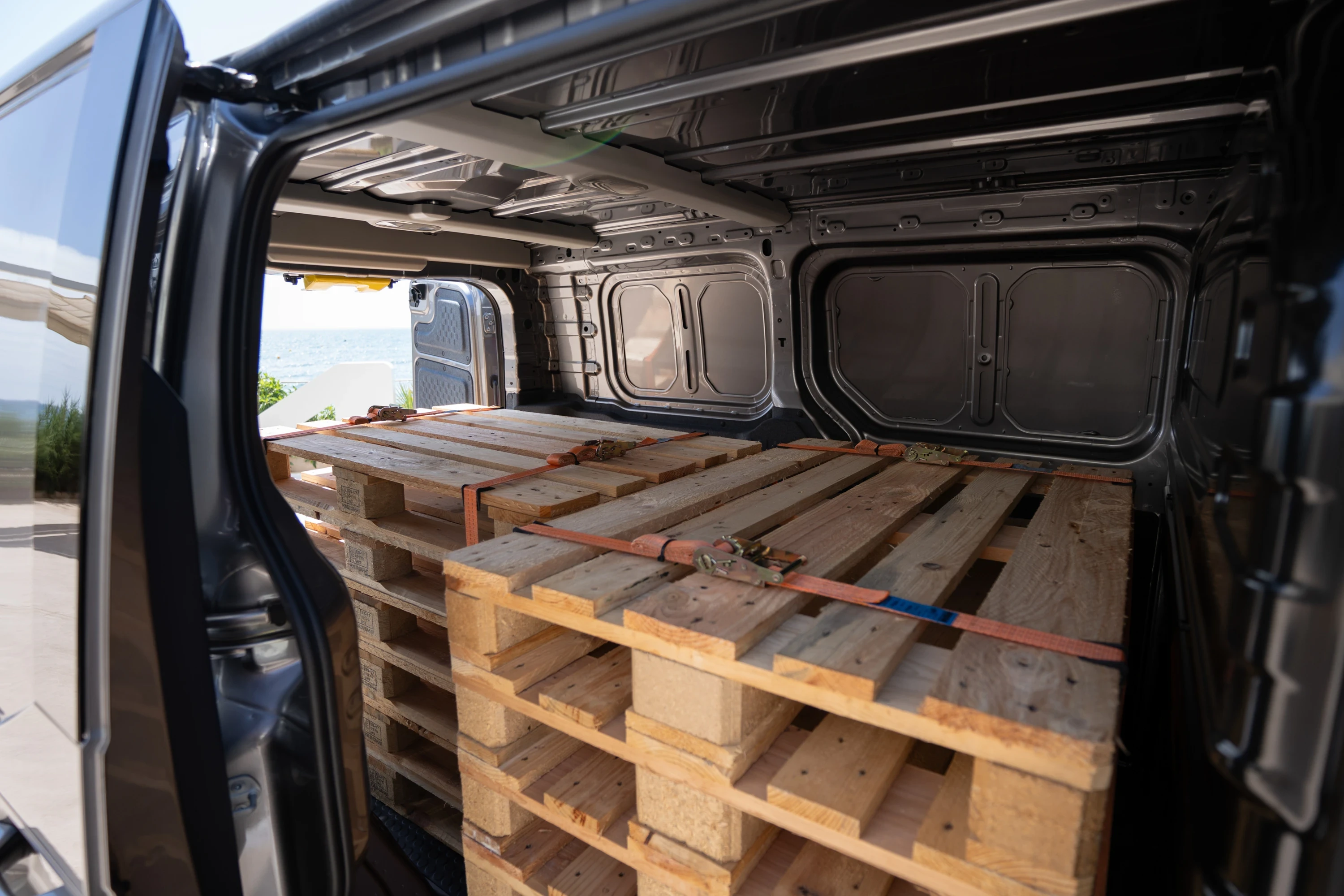 Kia PV5 Cargo Standard Range trunk view
