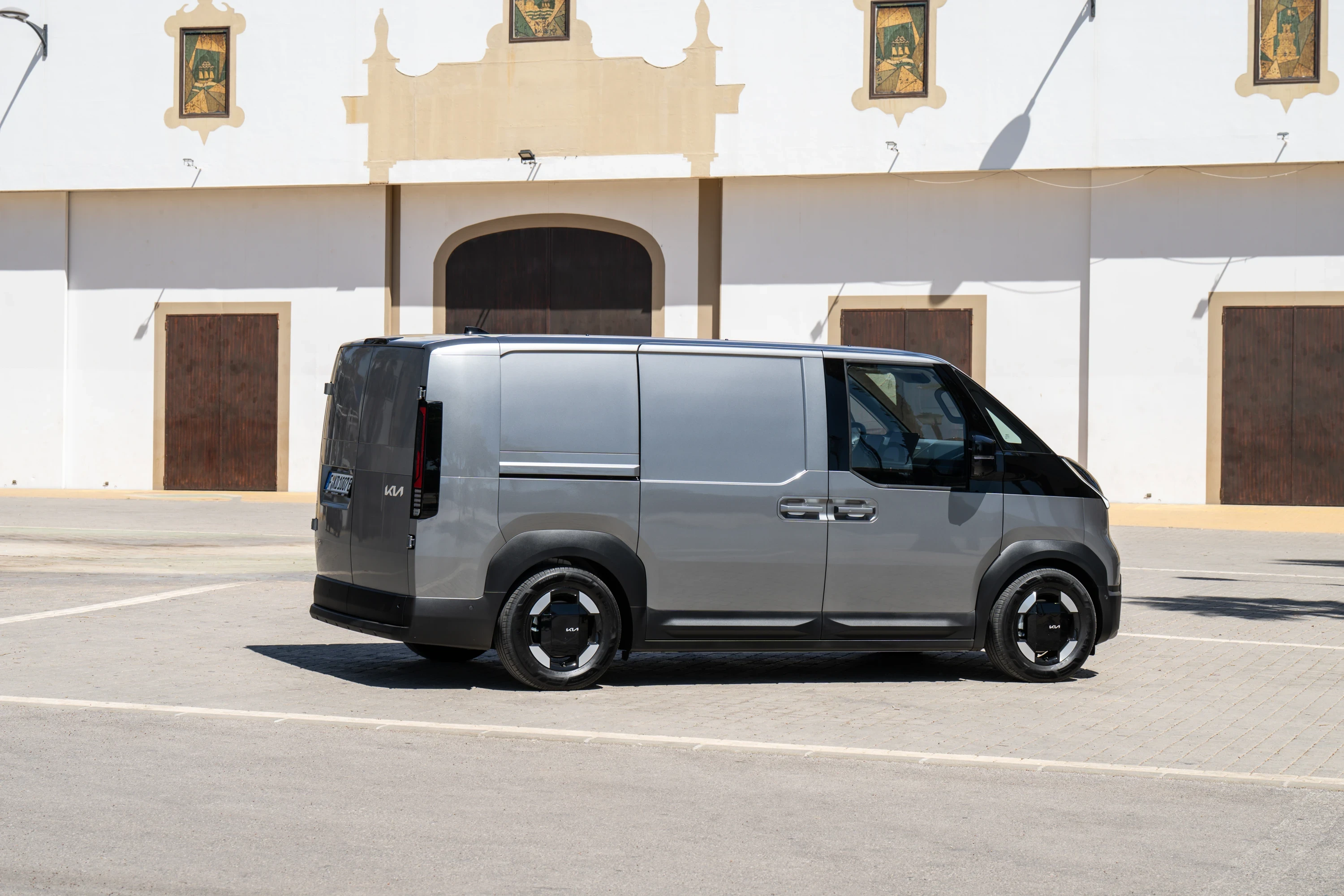 Kia PV5 Cargo Standard Range exterior view