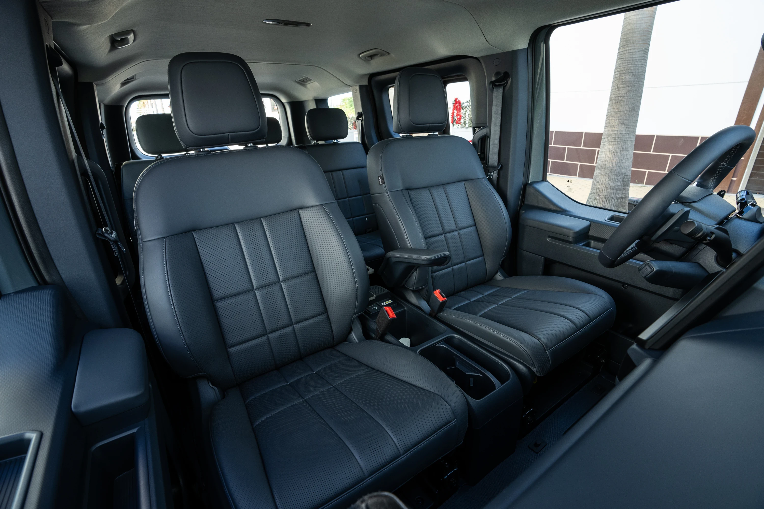 Kia PV5 Passenger Long Range frontseats view