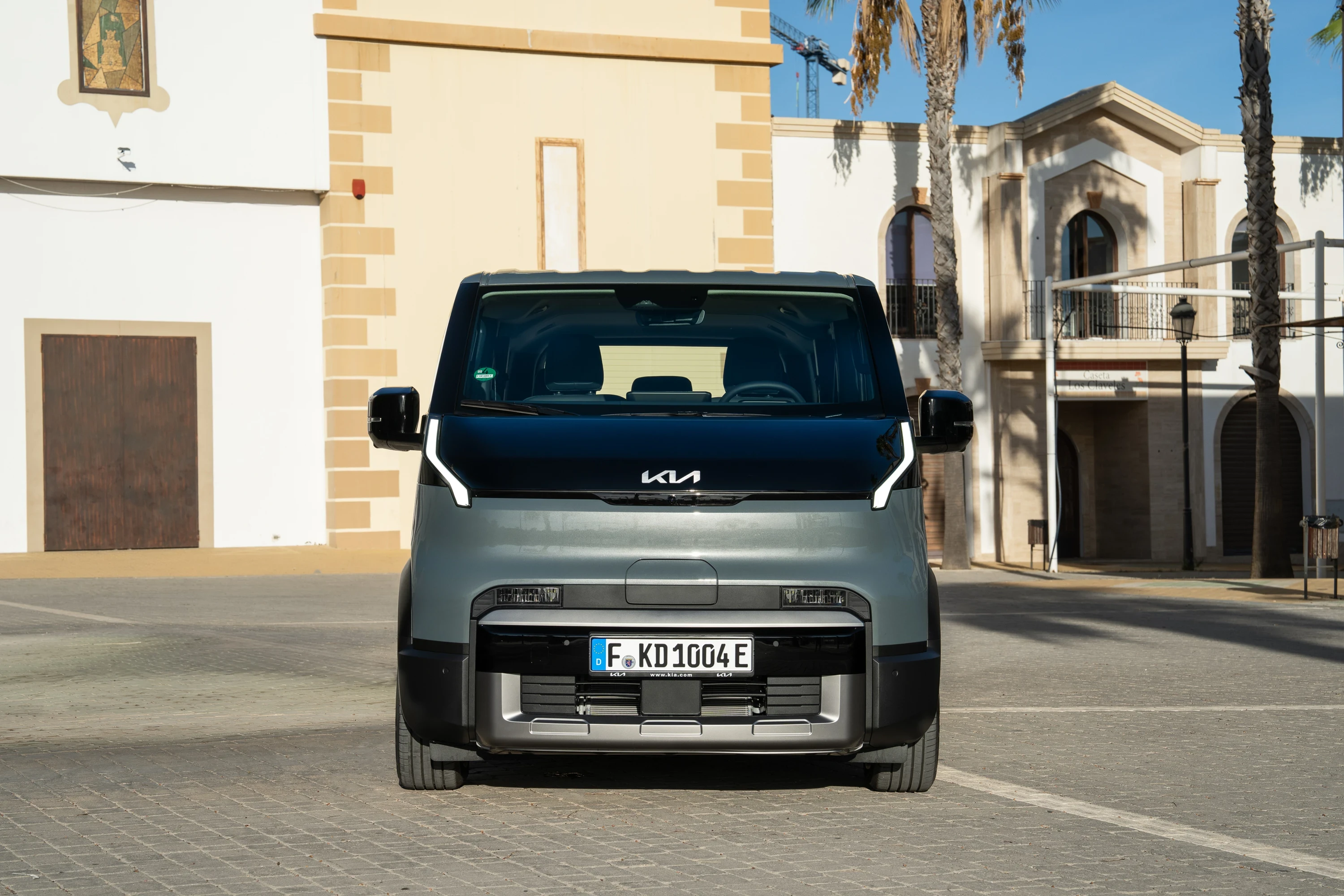 Kia PV5 Passenger Long Range exterior view