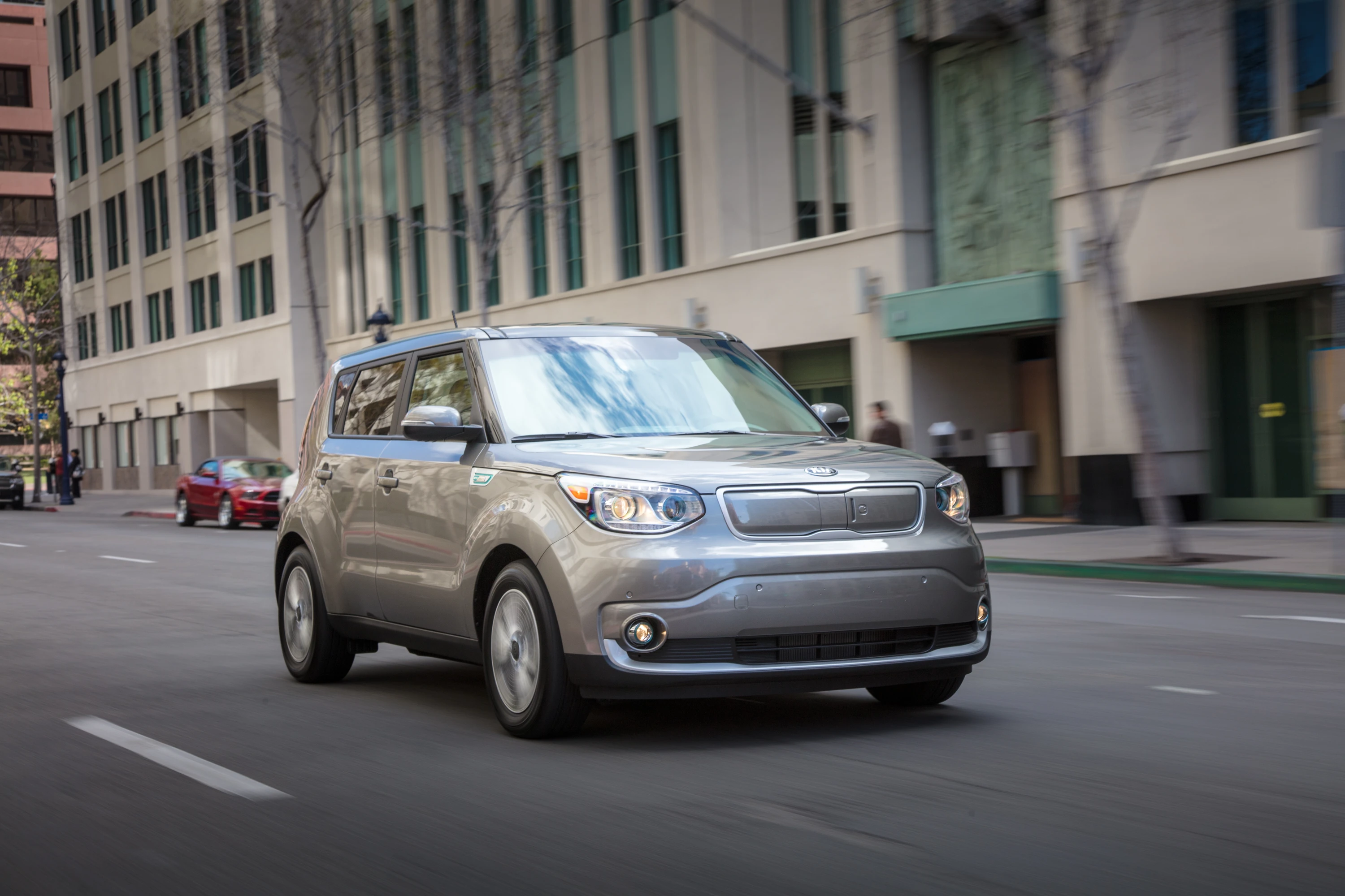 Kia Soul EV 30 kWh exterior view