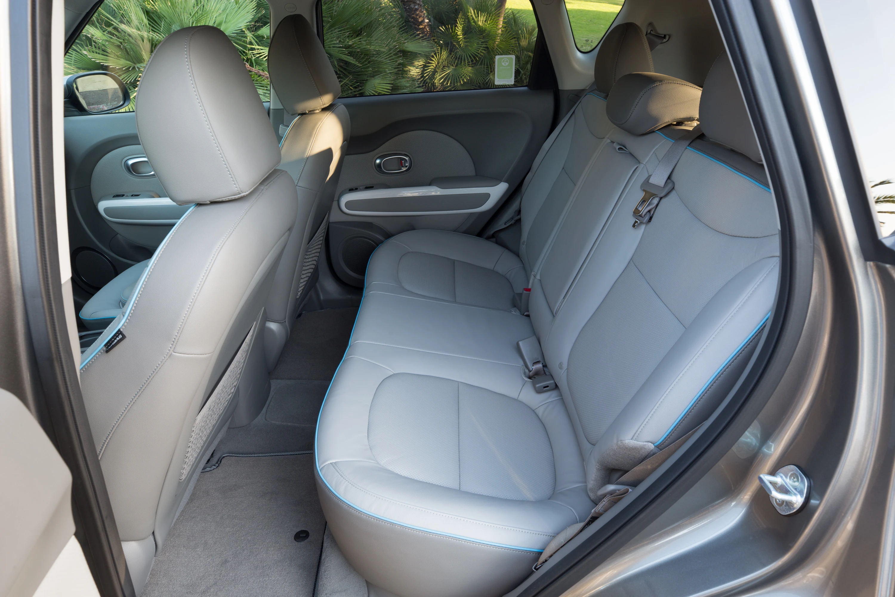 Kia Soul EV 33 kWh secondrowseats view