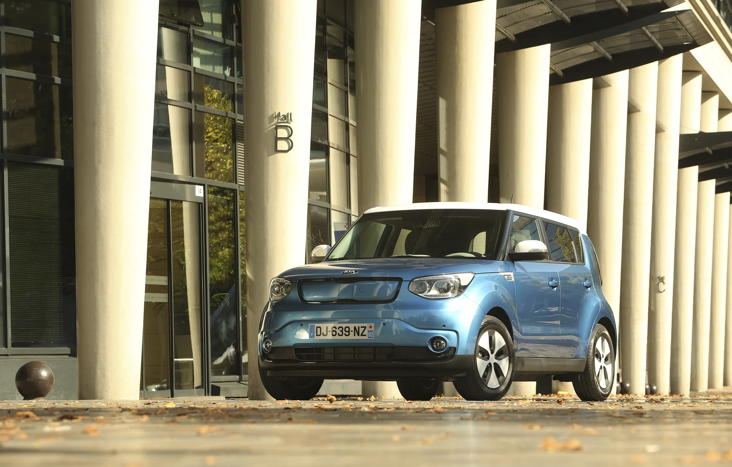 Kia Soul EV 33 kWh electric vehicle exterior