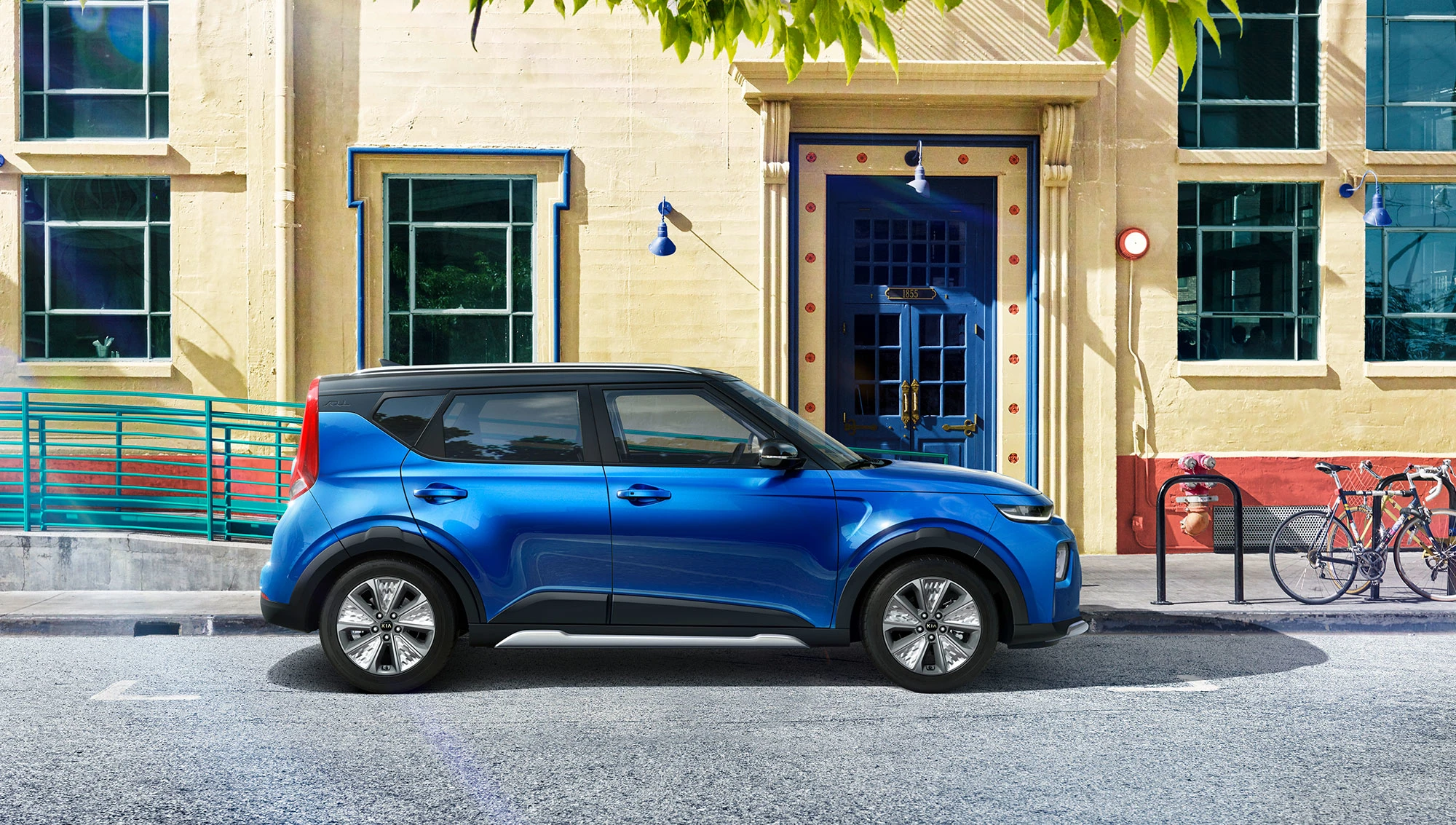 Kia Soul EV 39.2 kWh exterior view