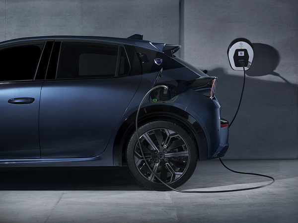 Lancia Ypsilon charging view