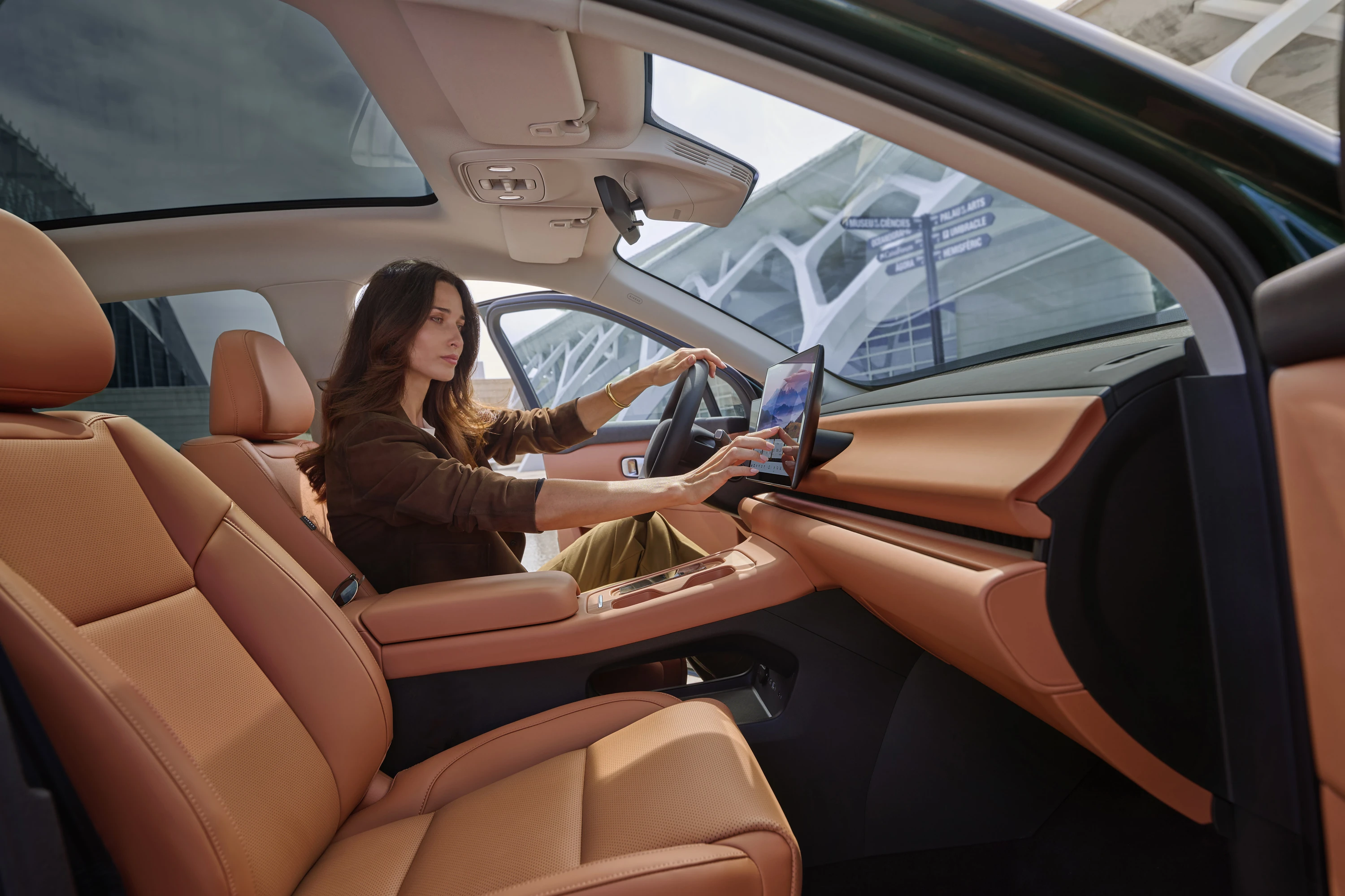 Leapmotor C10 69kWh RWD frontseats view