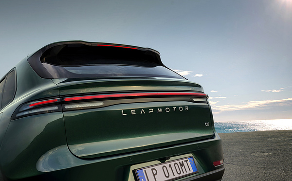 Leapmotor C10 69kWh RWD rearlights view