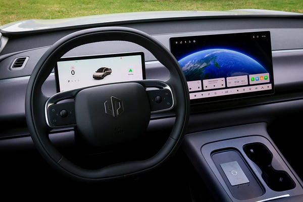 Leapmotor C10 69kWh RWD screens view