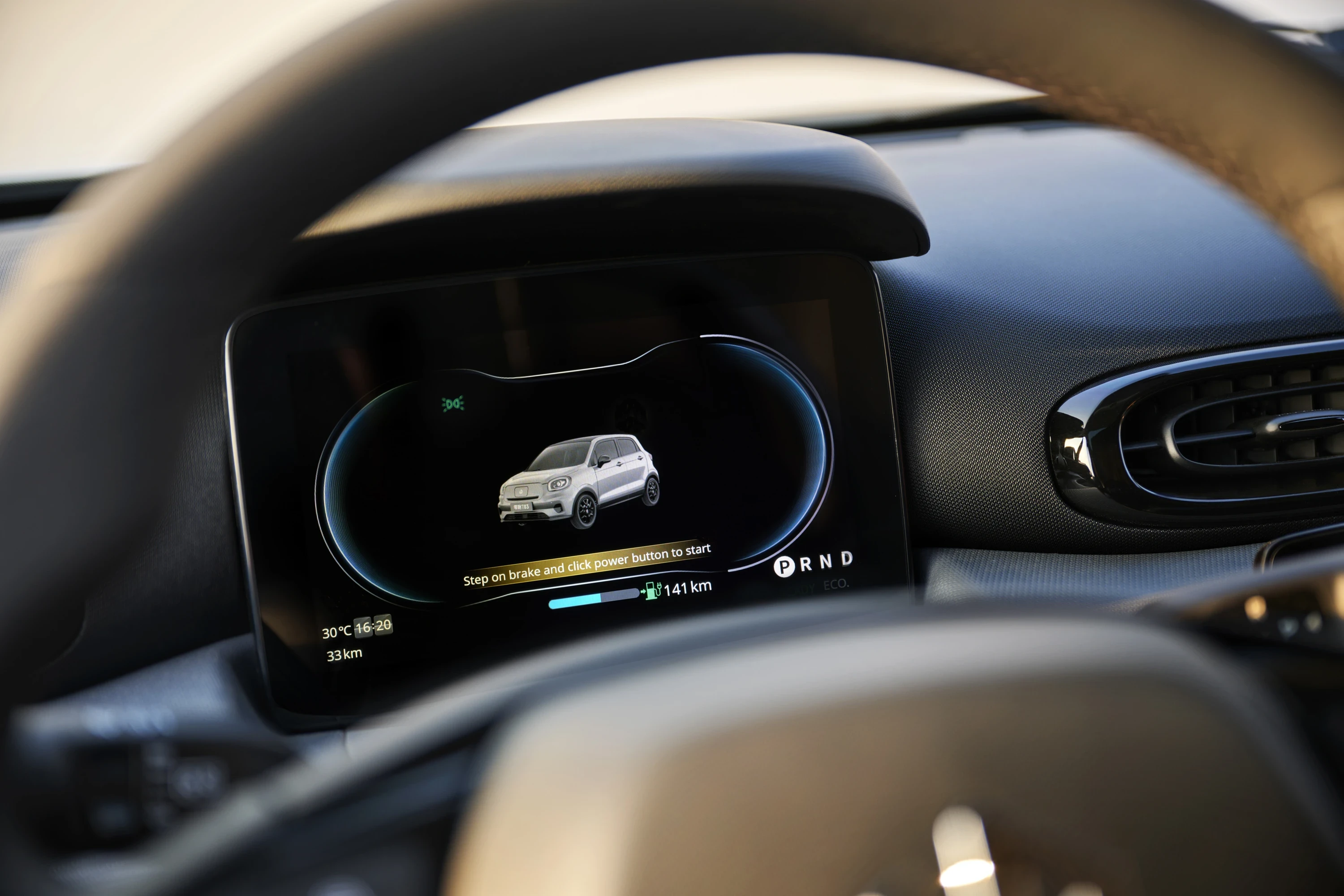 Leapmotor T03 37.3 kWh screens view