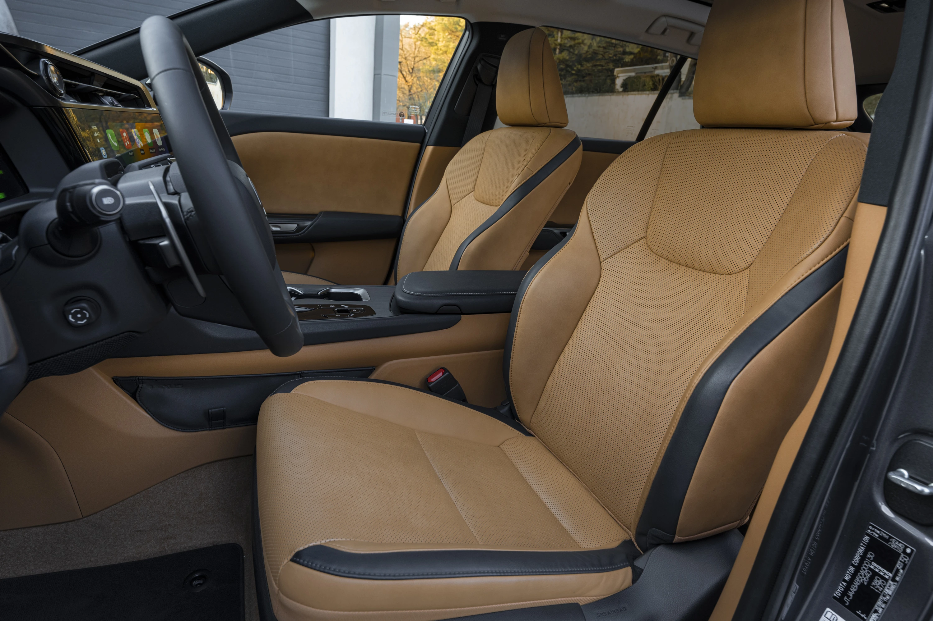 Lexus RZ 300e frontseats view