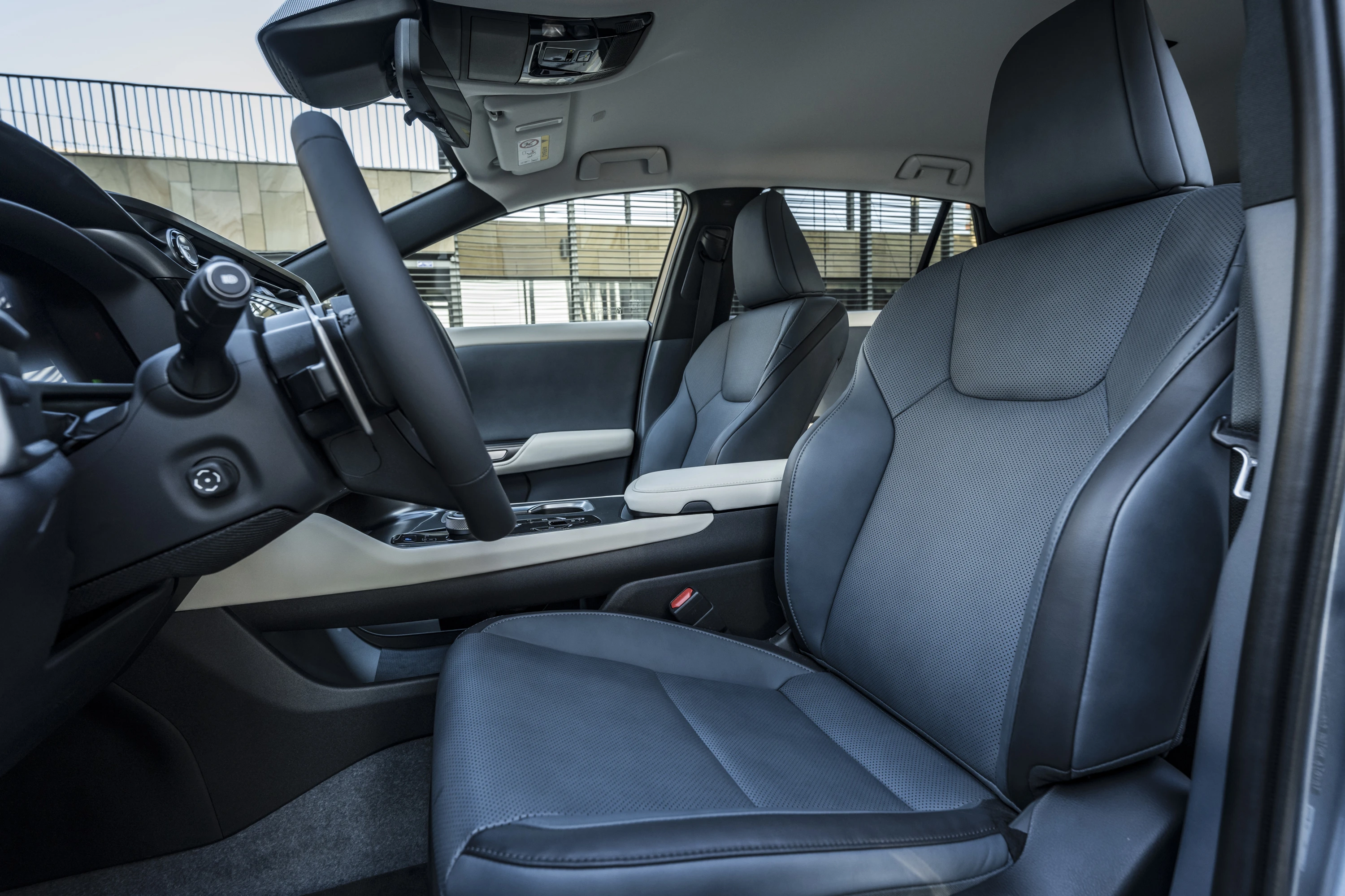 Lexus RZ 300e frontseats view