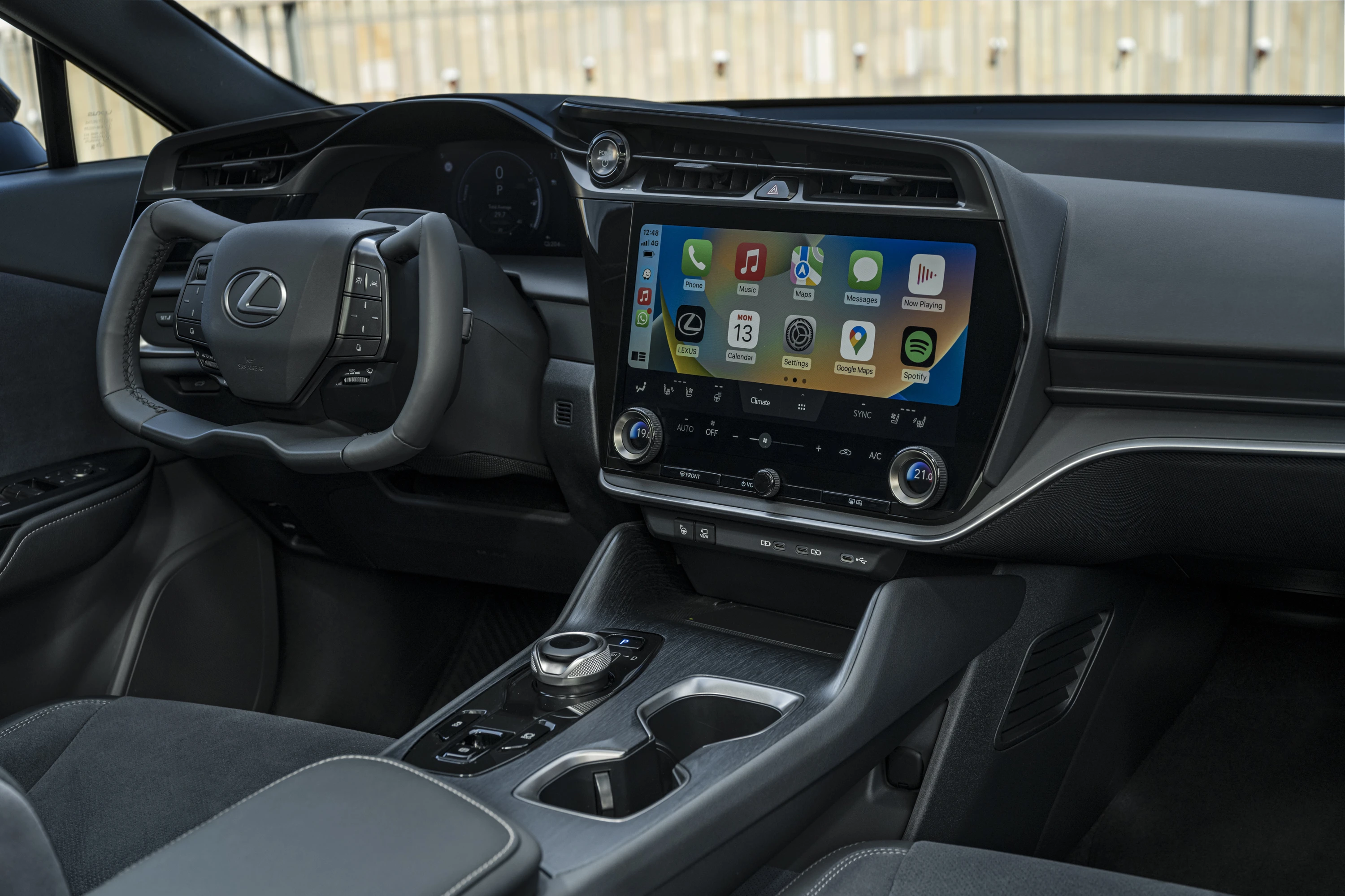 Lexus RZ 300e screens view