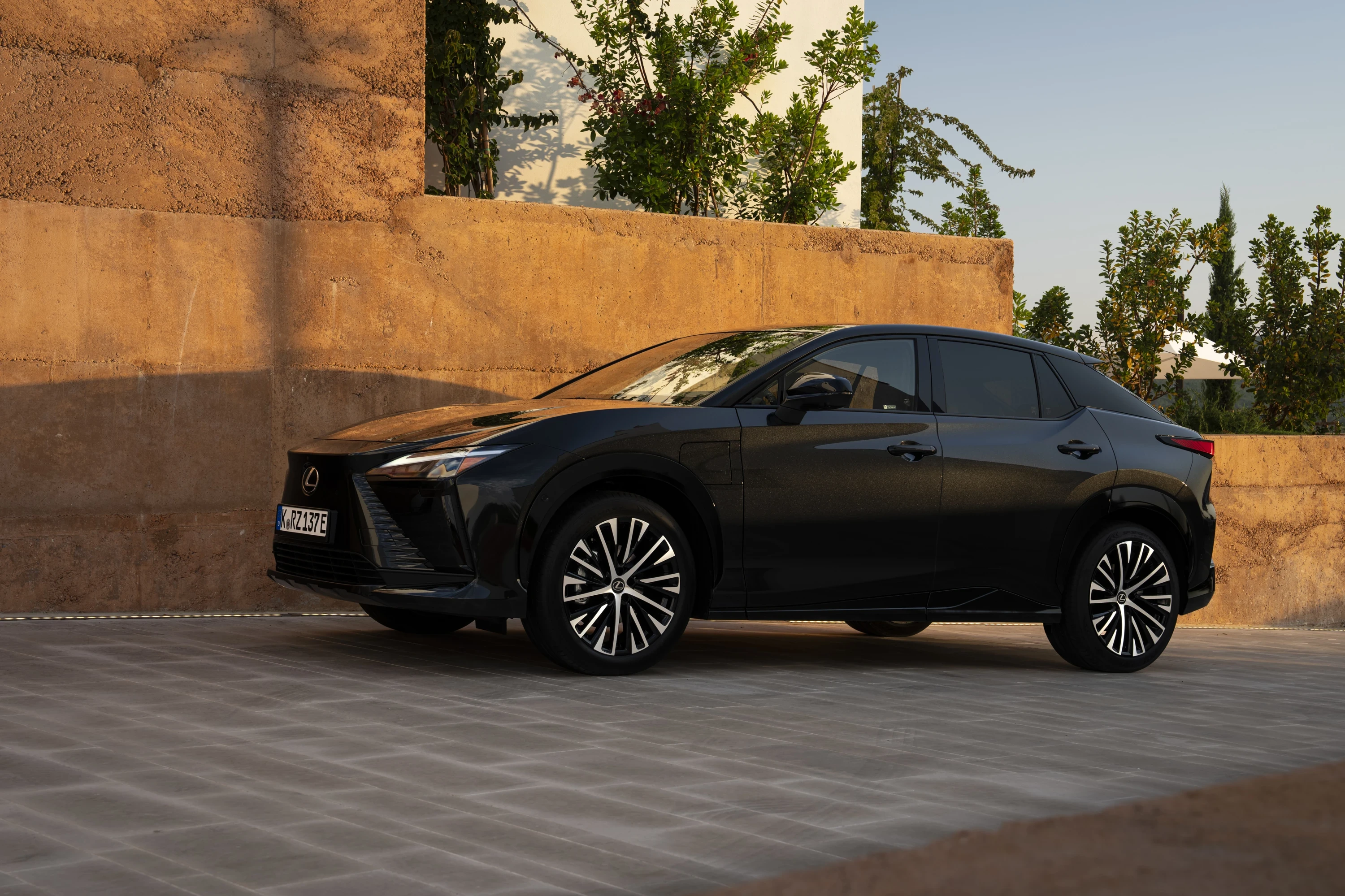 Lexus RZ 500e exterior view
