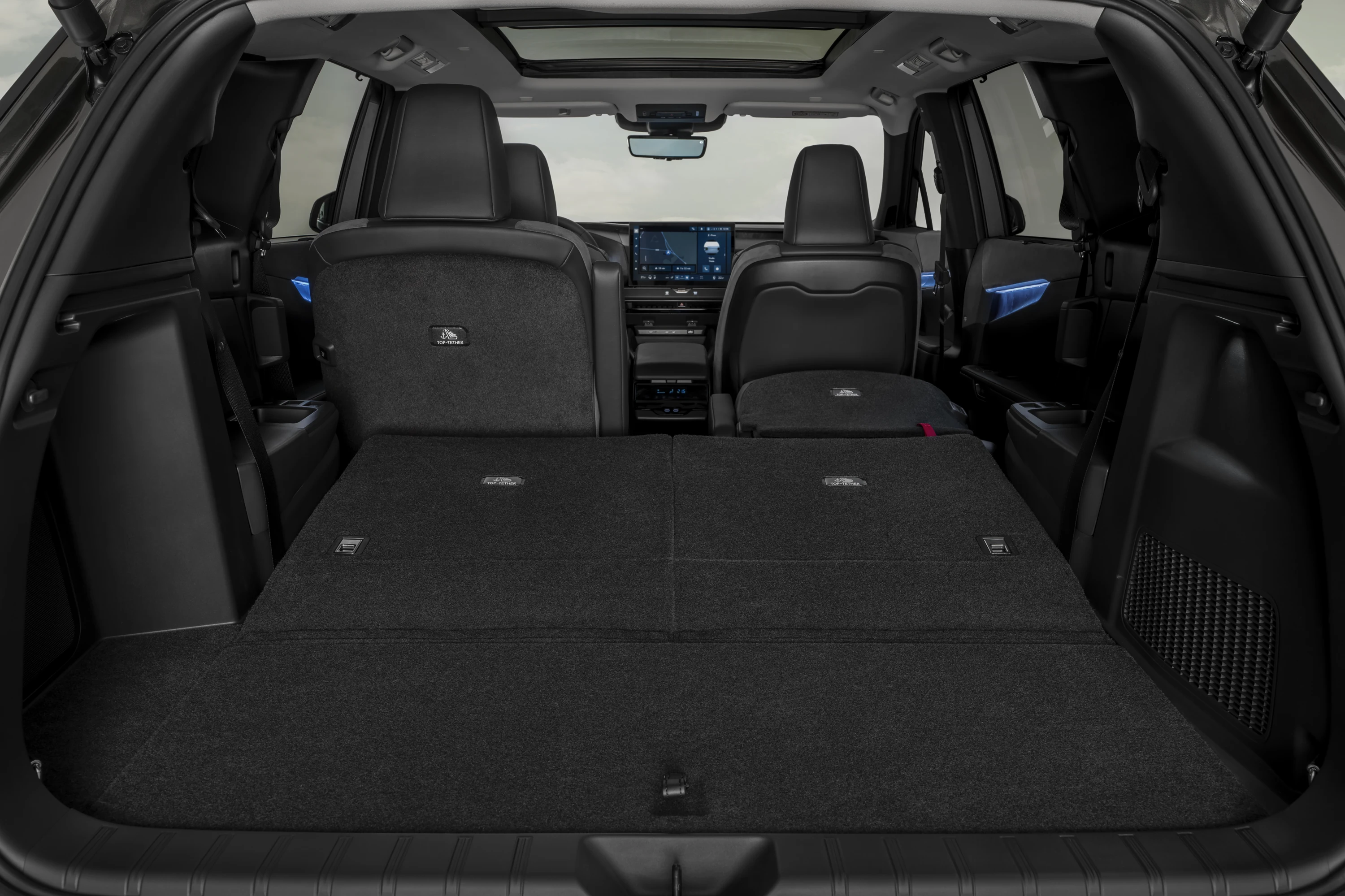 Lexus TZ 550e trunk view