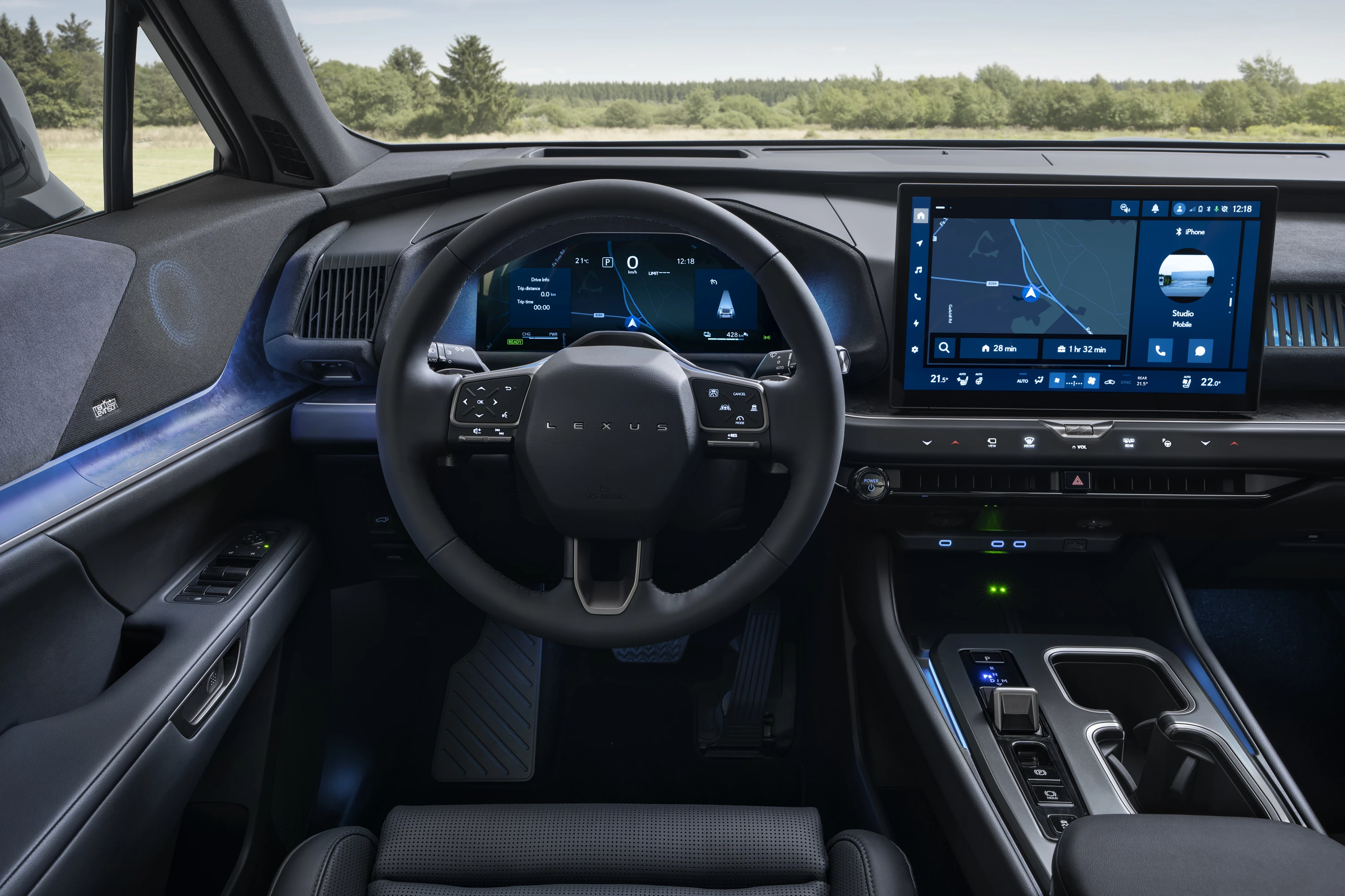 Lexus TZ 550e screens view