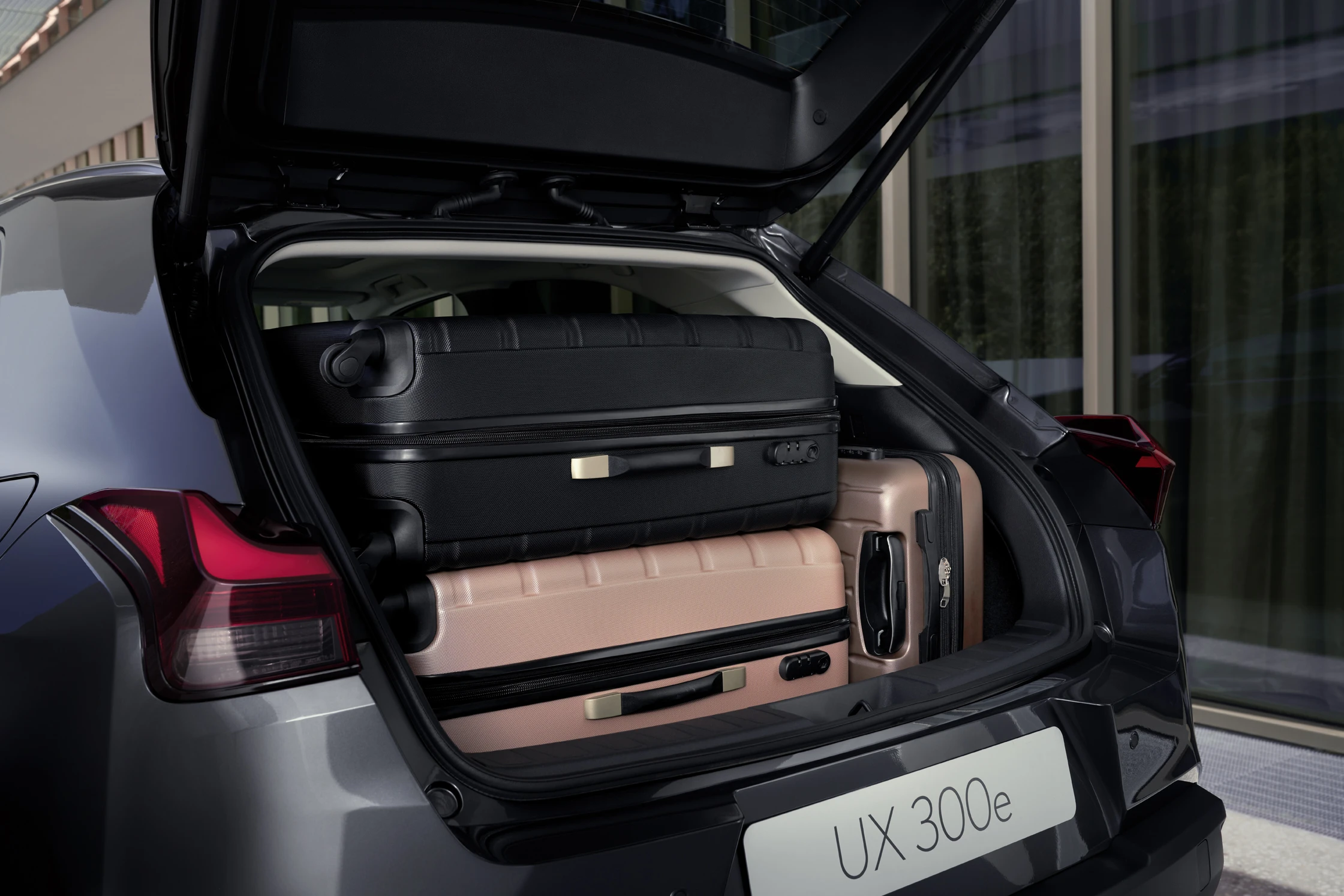 Lexus UX 300e trunk view