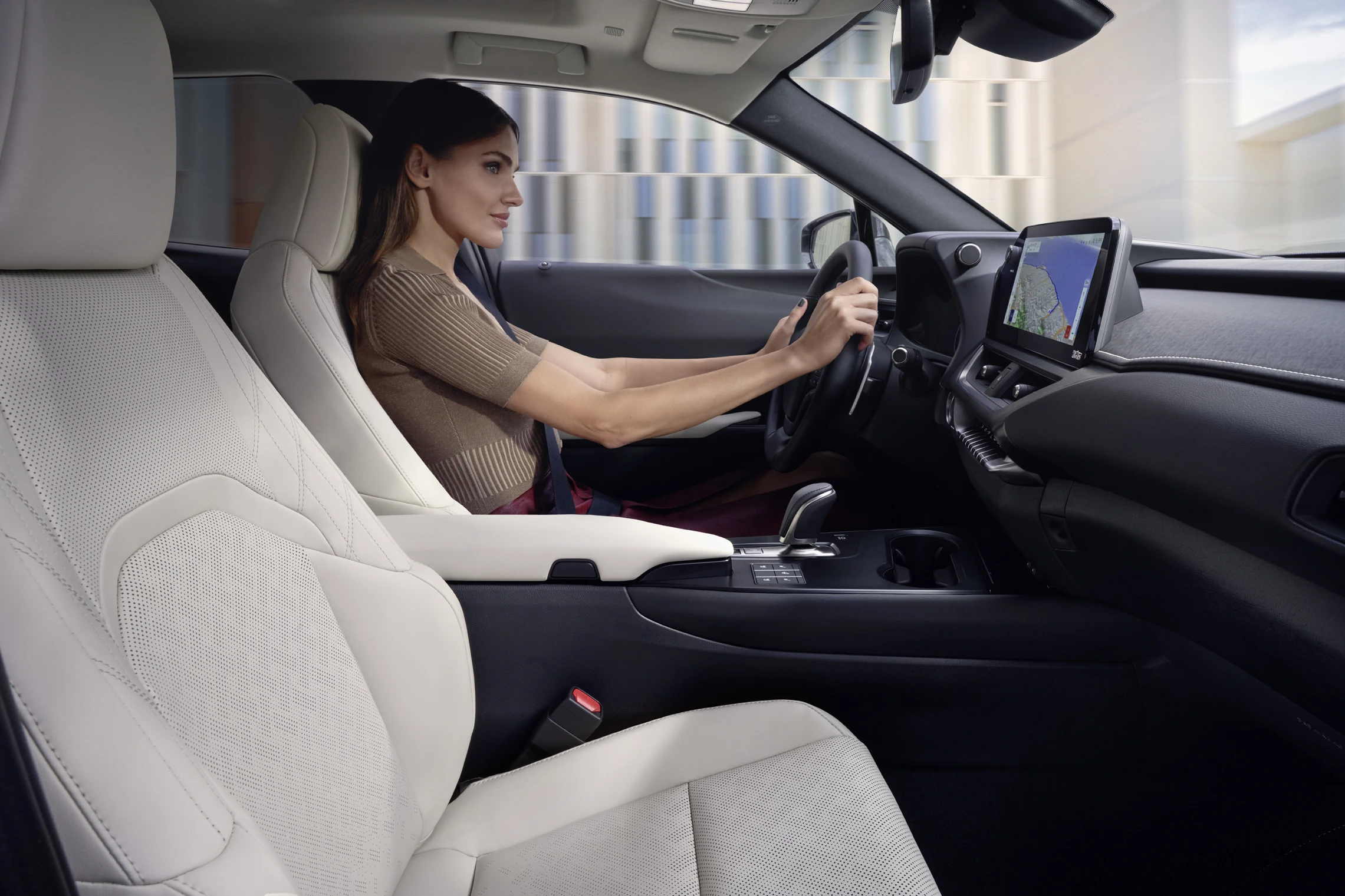 Lexus UX 300e frontseats view