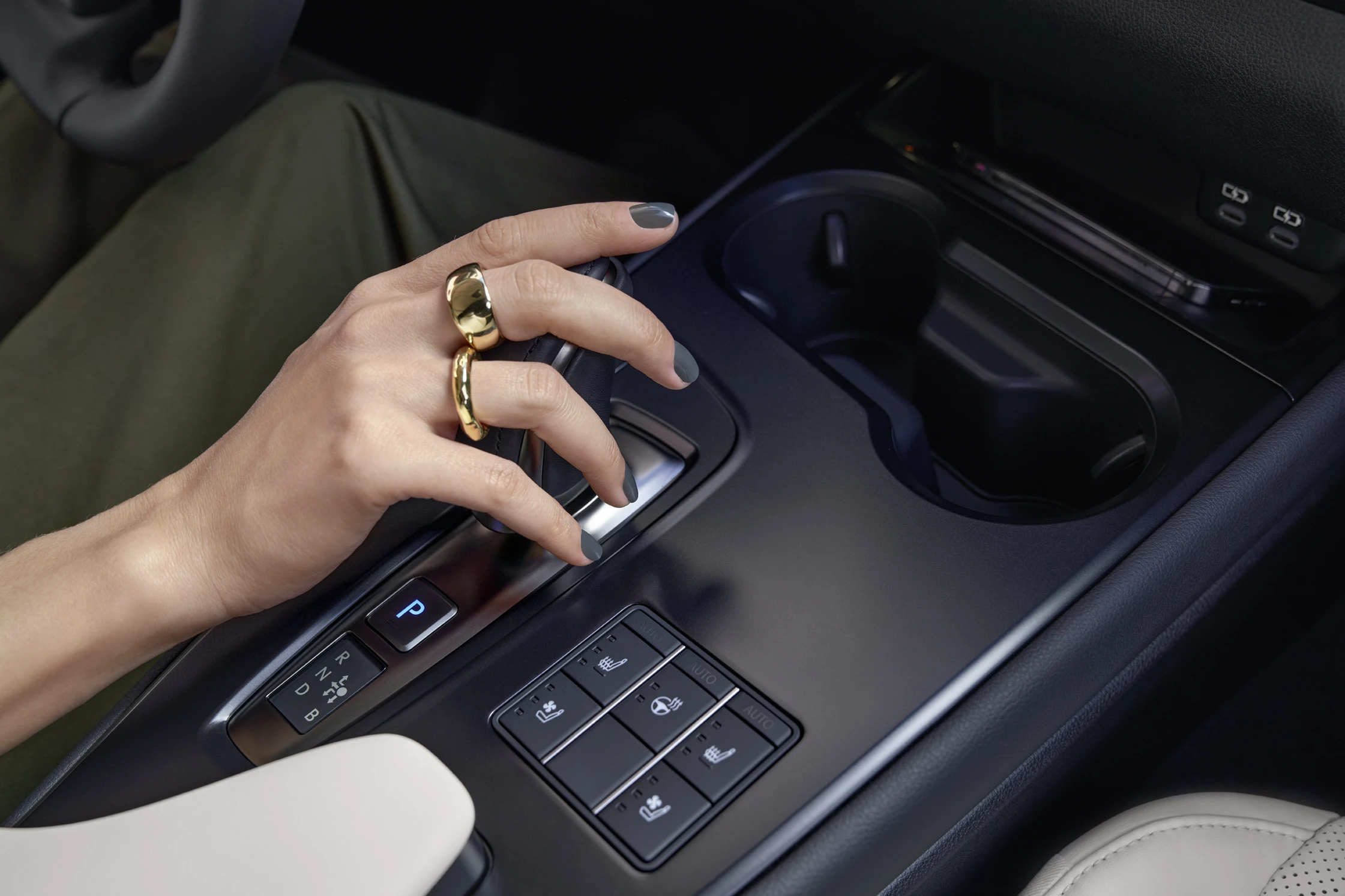 Lexus UX 300e details view