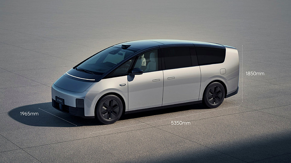 Li Auto MEGA exterior view