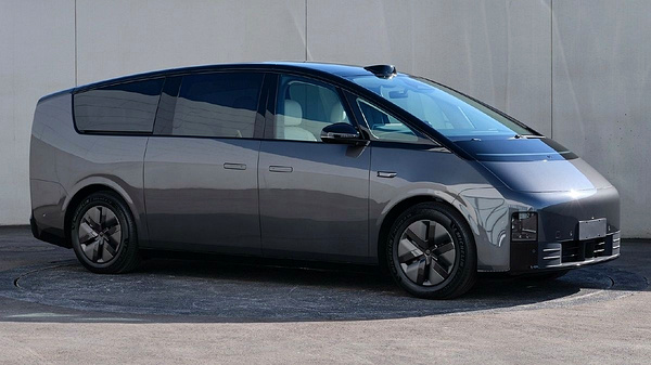 Li Auto MEGA exterior view