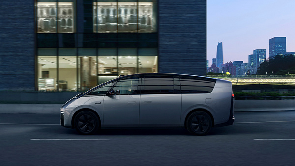 Li Auto MEGA exterior view
