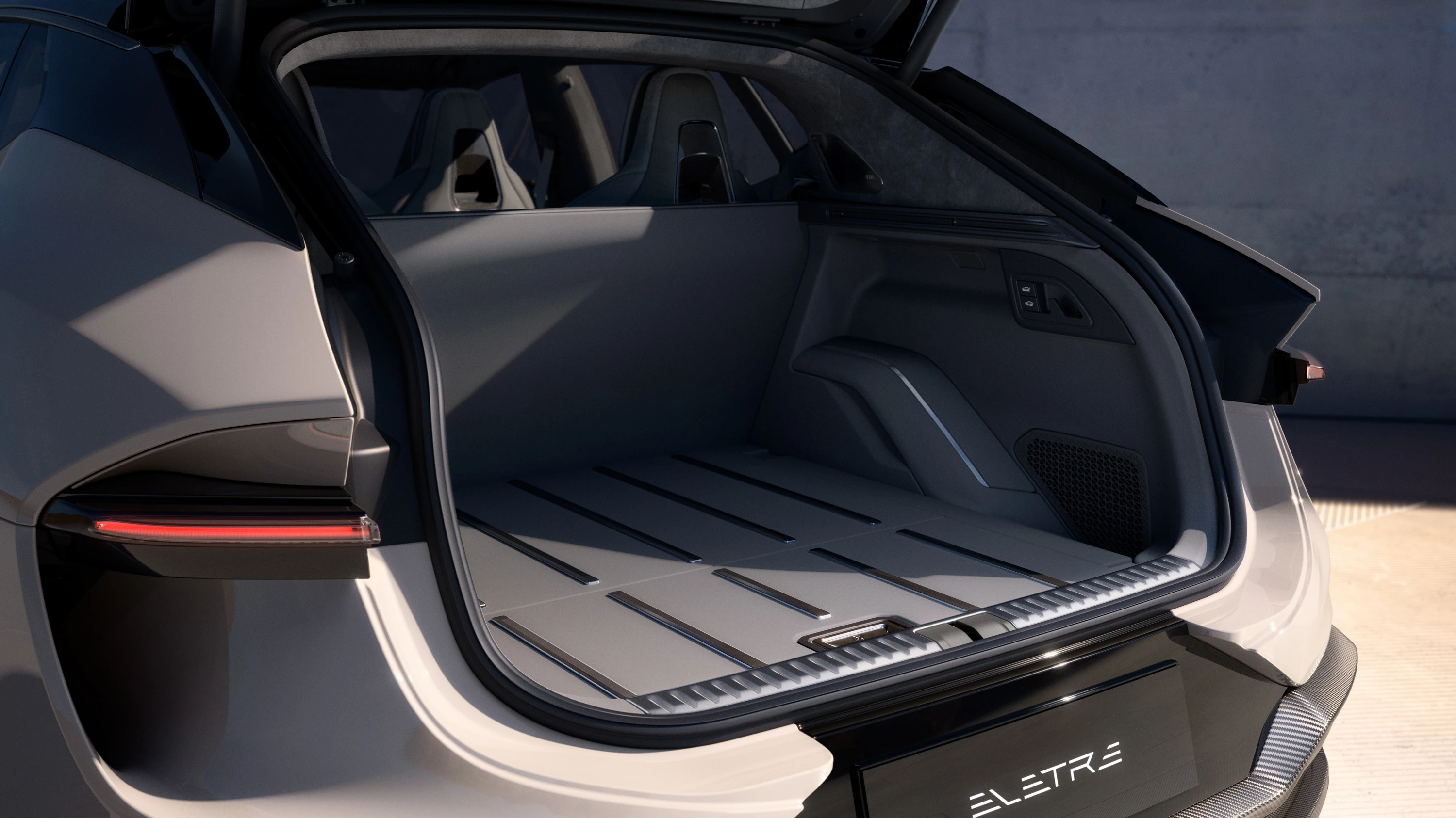 Lotus Eletre 600 trunk view