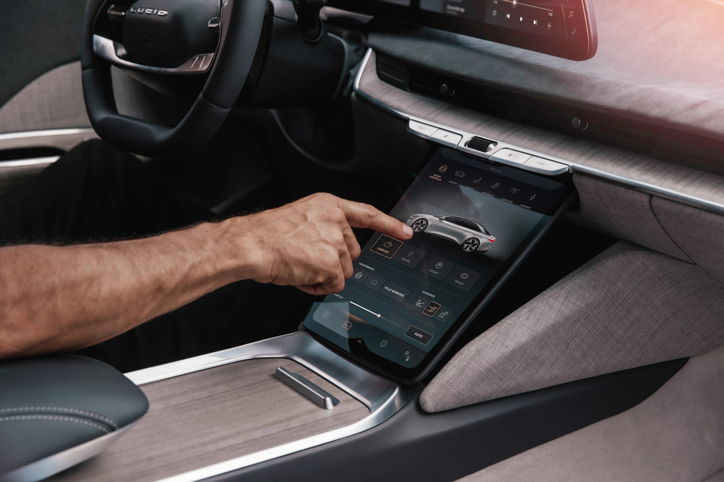 Lucid Air Dream Edition Performance screens view