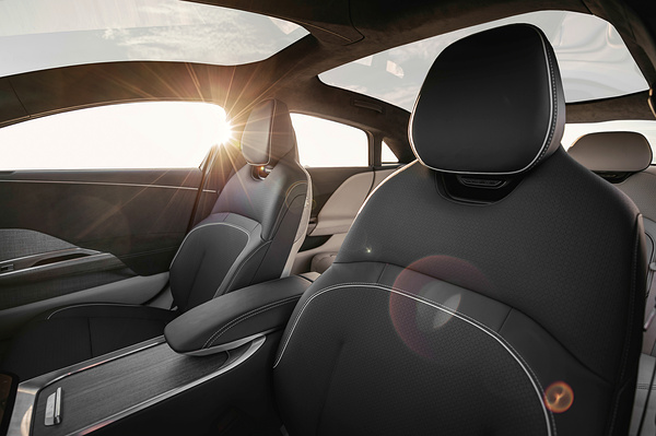 Lucid Air Grand Touring frontseats view