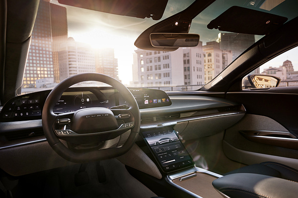 Lucid Air Grand Touring screens view