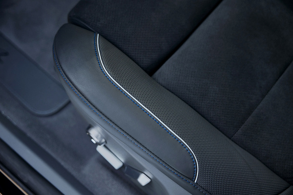 Lucid Air Sapphire frontseats view