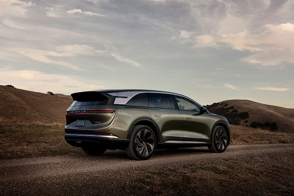 Lucid Gravity Dream Edition exterior view