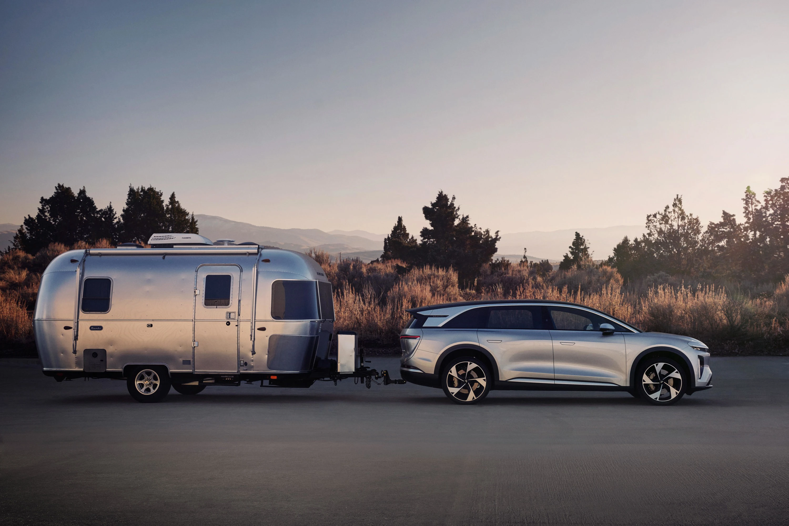 Lucid Gravity Grand Touring trailer view
