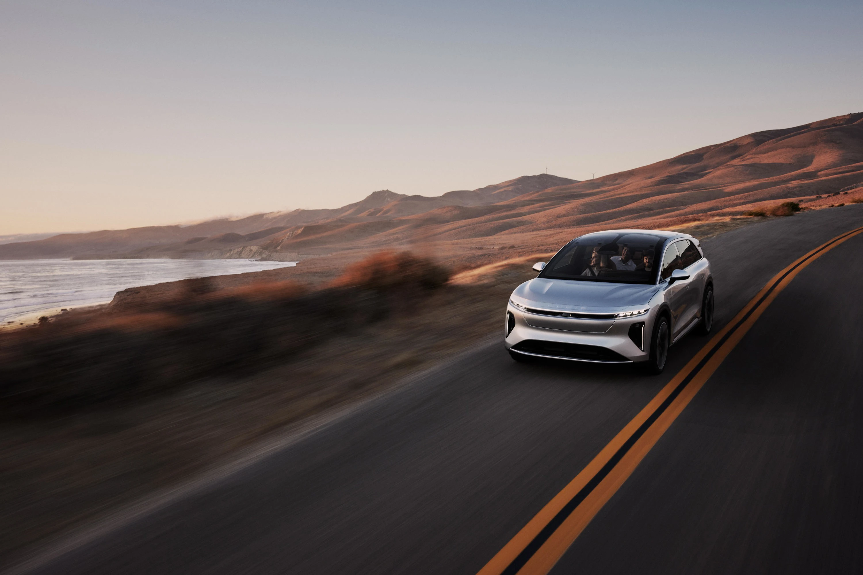 Lucid Gravity Grand Touring exterior view