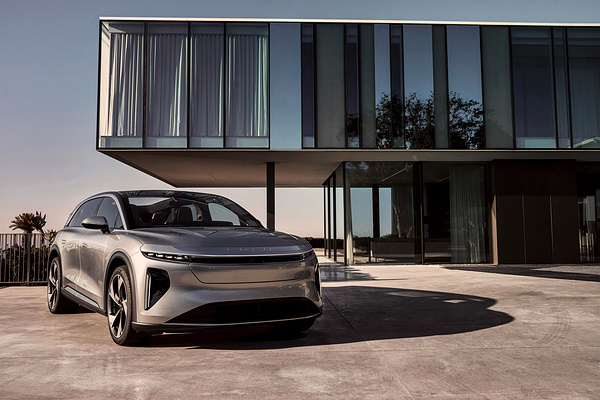 Lucid Gravity Grand Touring exterior view