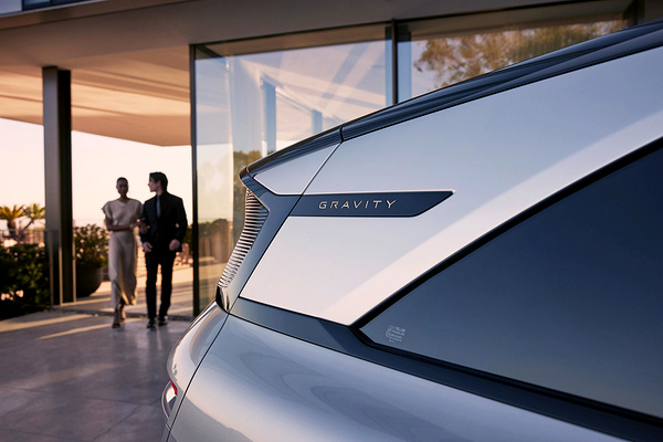 Lucid Gravity Touring exterior view
