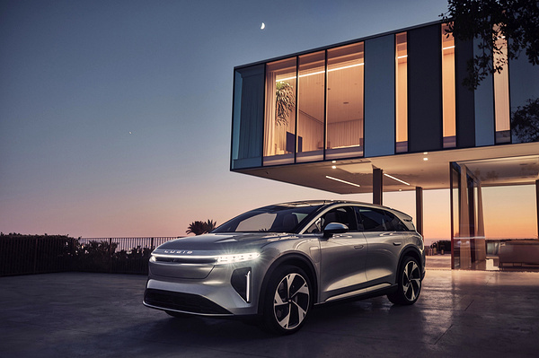 Lucid Gravity Touring headlights view