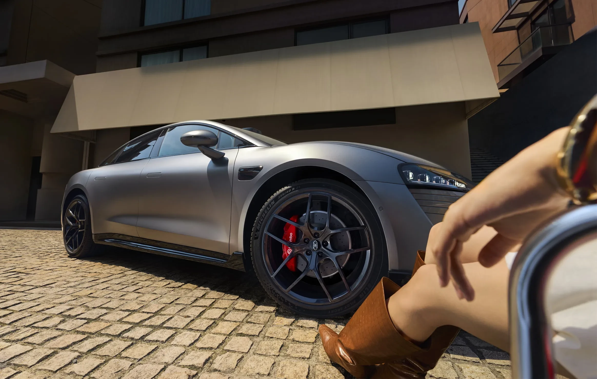 Luxeed S7 RWD 100 kWh exterior view