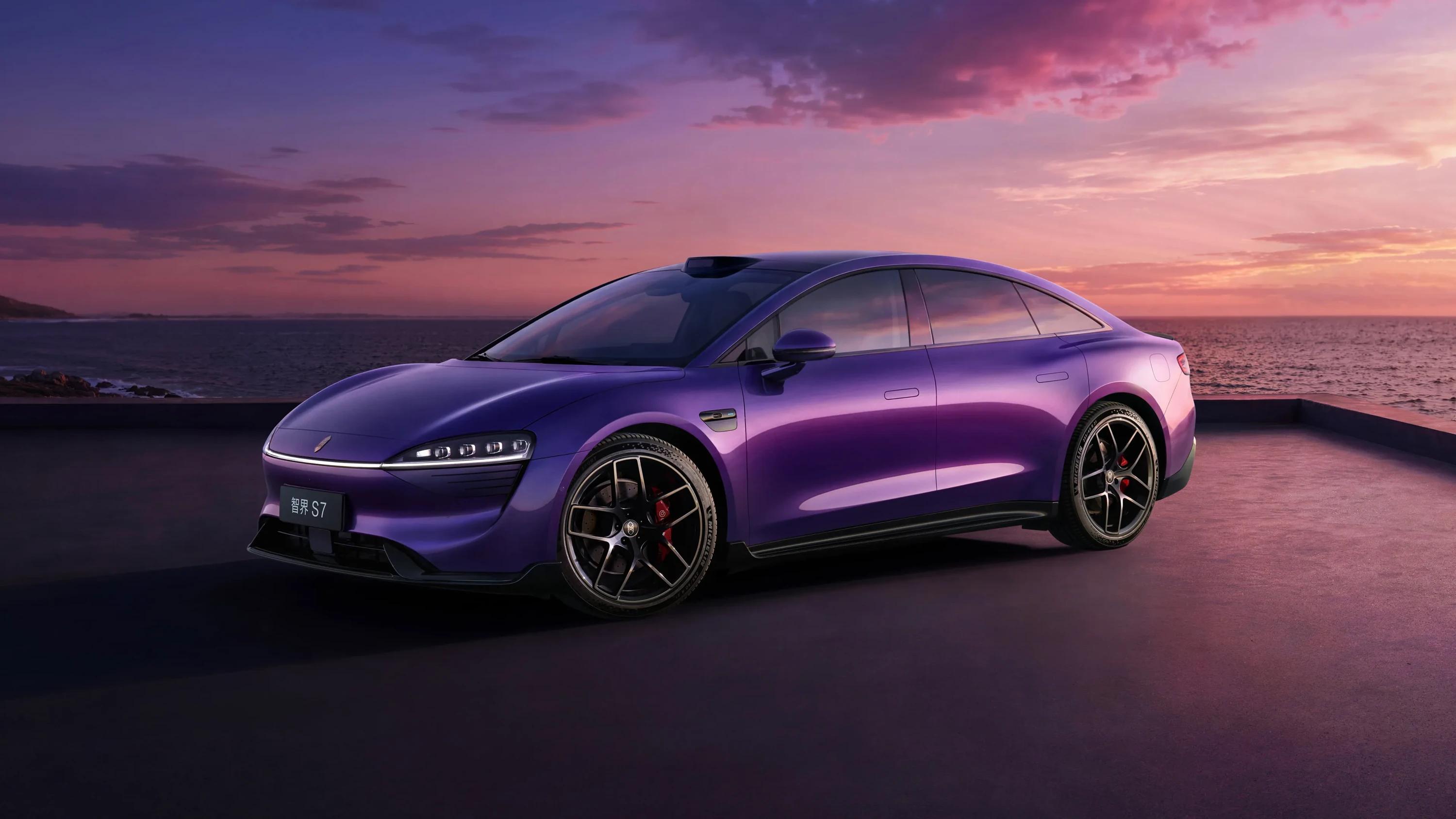 Luxeed S7 RWD 62 kWh exterior view