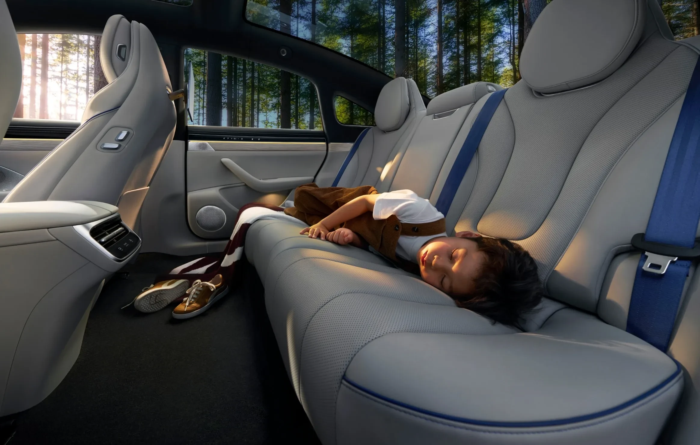 Luxeed S7 RWD 62 kWh secondrowseats view