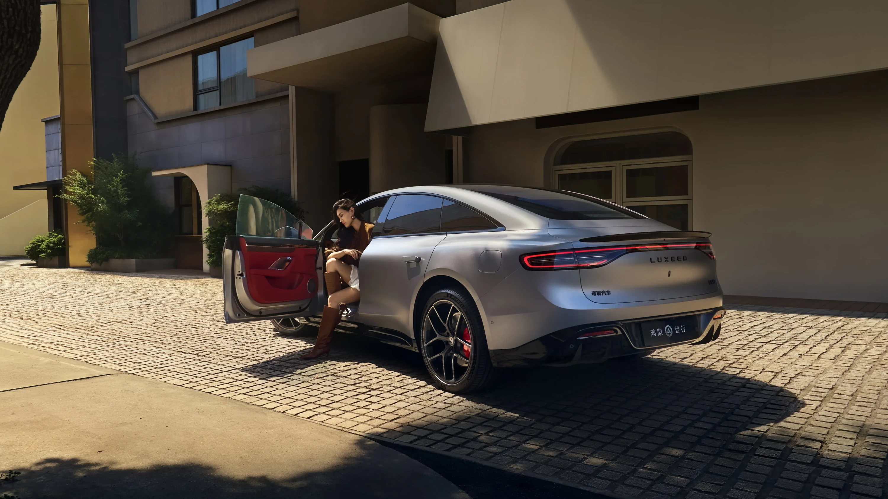 Luxeed S7 RWD 62 kWh exterior view