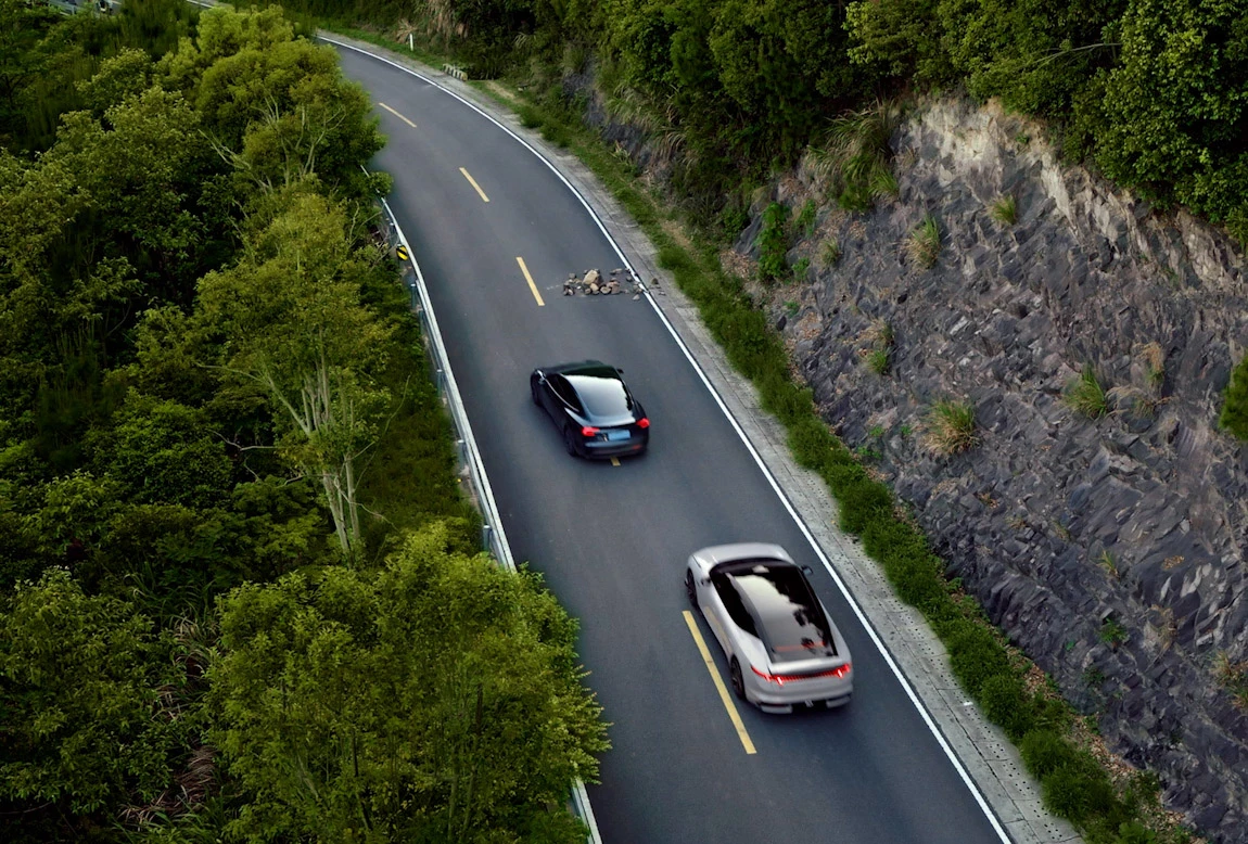 Lynk & Co 10 77 kWh RWD exterior view