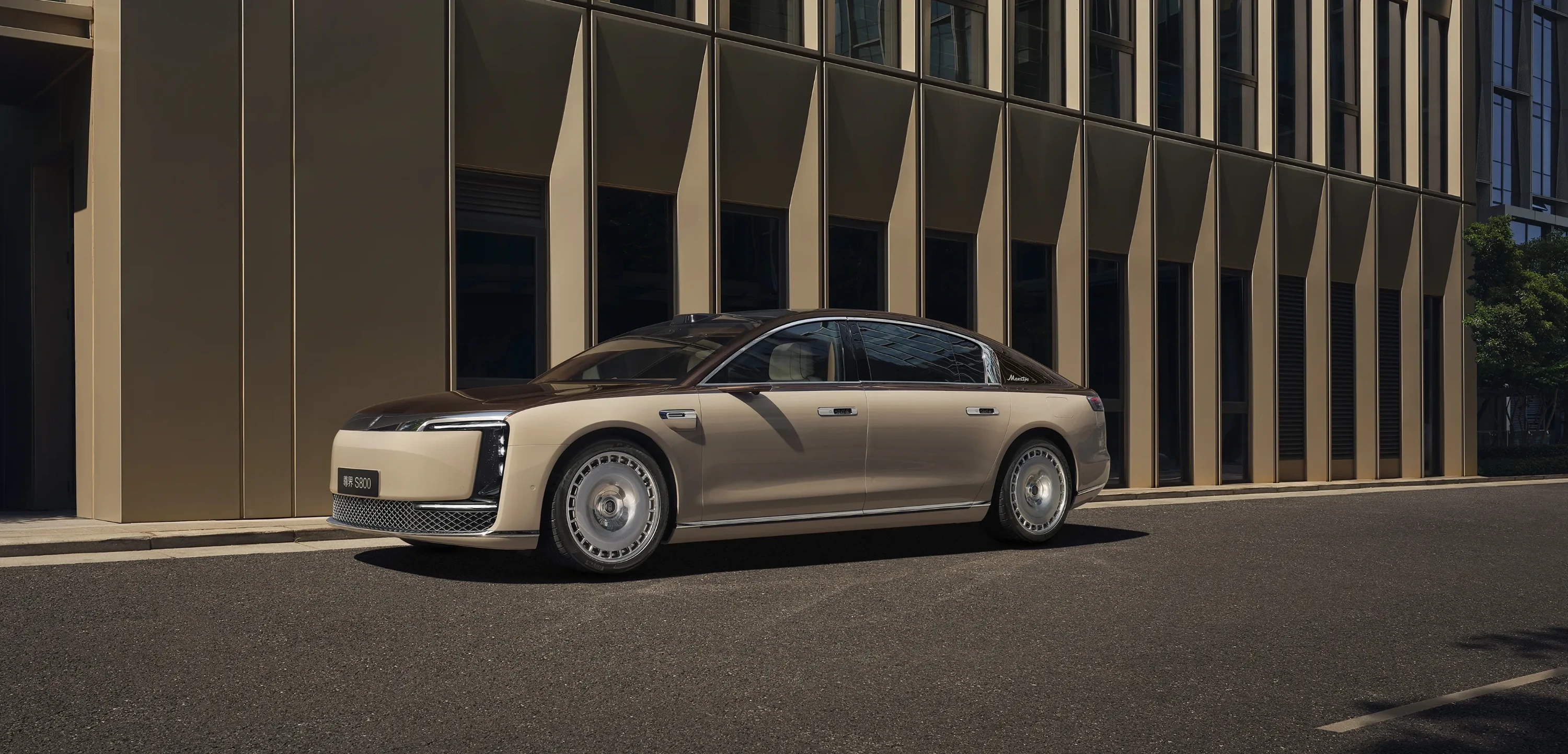 MAEXTRO S800 Premium exterior view